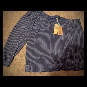 one sleeved American Eagle top